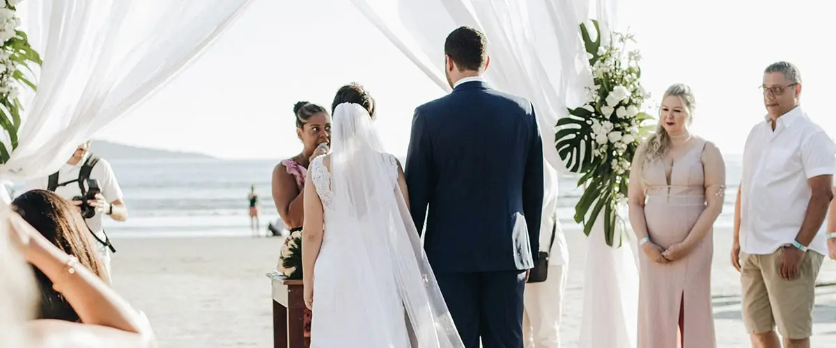 Choose the right officiant for your beach wedding